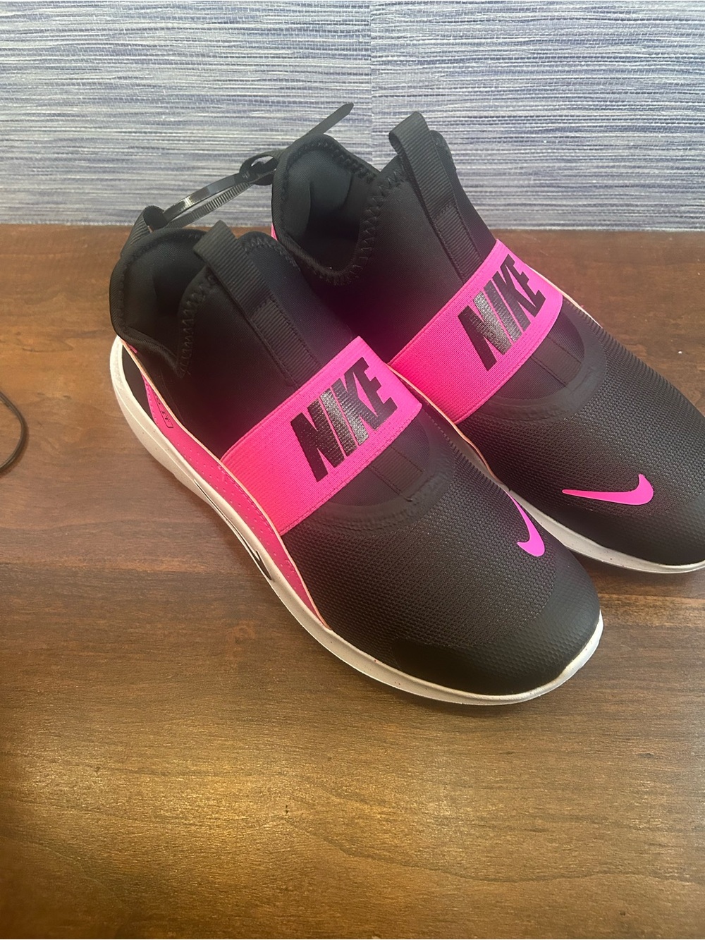Nike Flex Runner 4 (ps) Size 7 Fuchsia Black White Slip On NEW pink
